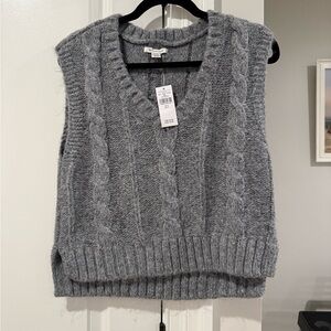 American Eagle Outfitters Gray V-Neck Sweater Vest